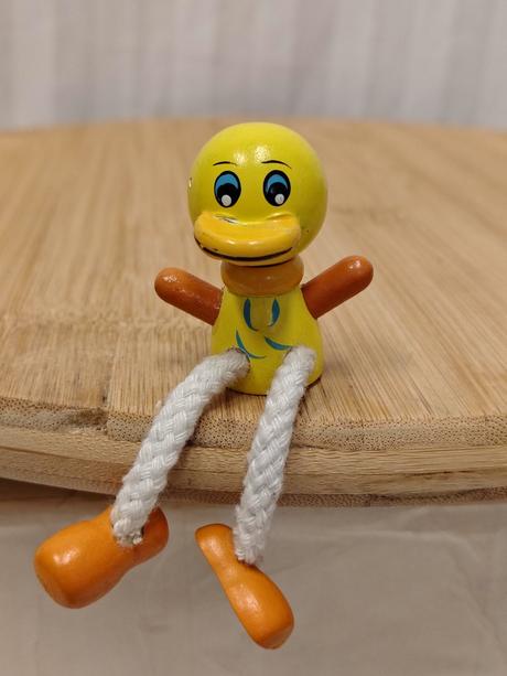 Retro drevený káčer, šnúrkové nohy, 6,5 cm,