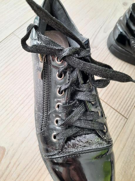 Slušné topánky, 37