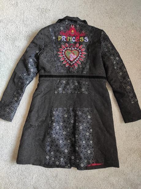Kabát love & love na štýl desigual, s