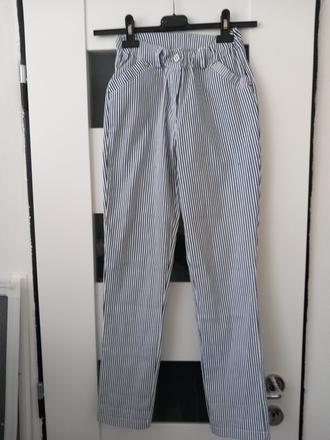 Elastické pruhovane nohavice, s