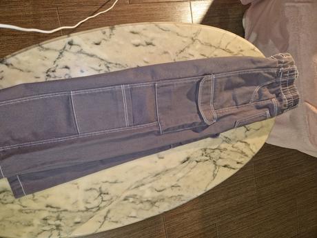 Nohavice, bershka,146