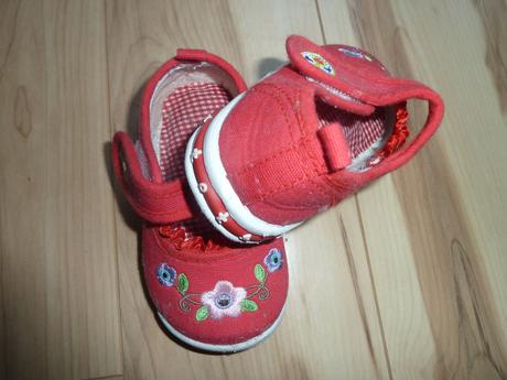 Piskacie papucky zaujmu vsetkych naokolo, 21