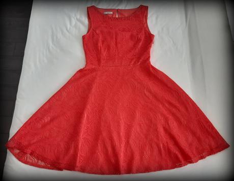 Dámske čipkované šaty, 38