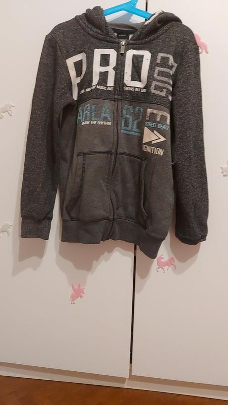 Predám chlapčenskú mikinu veľ.134-140, chapter young,134