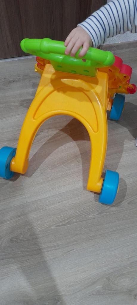 Choditko lev fisherprice, 