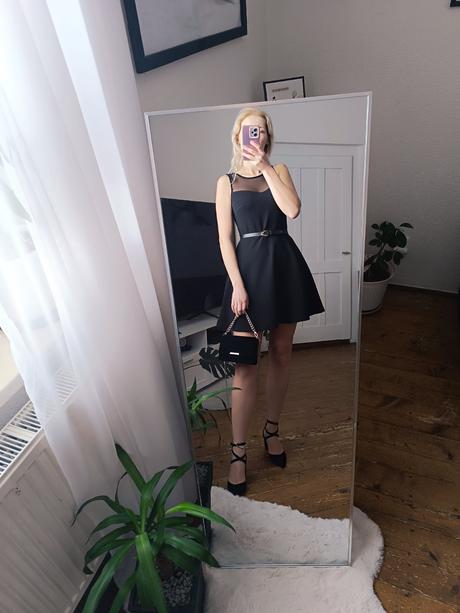 Čierne krátke spoločenské šaty, m