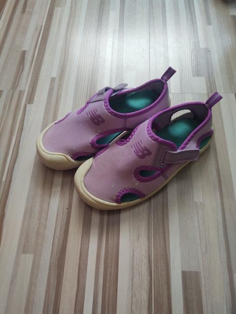 Sandálky, new balance,25