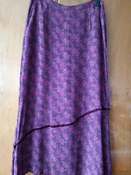 Fialovo bordová sukňa, 40