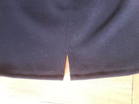 Dámska čierna sukňa, l