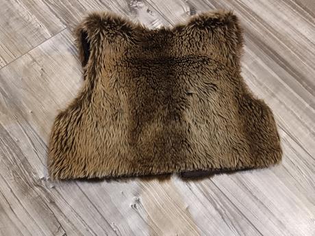 Dievčenská vesta, 116