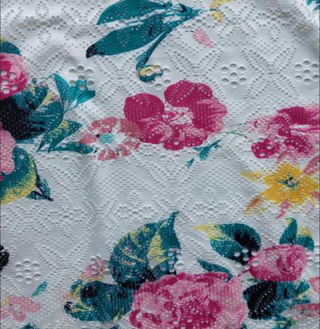 Šaty kvetinové, 38