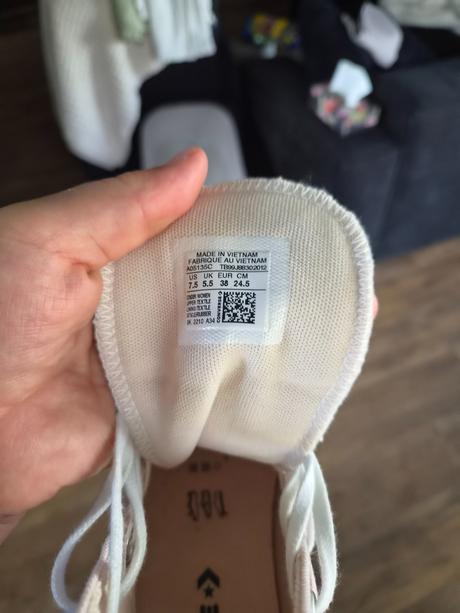 Converse, converse,38