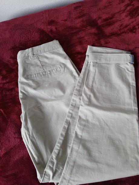 Bledé nohavice, clockhouse,34