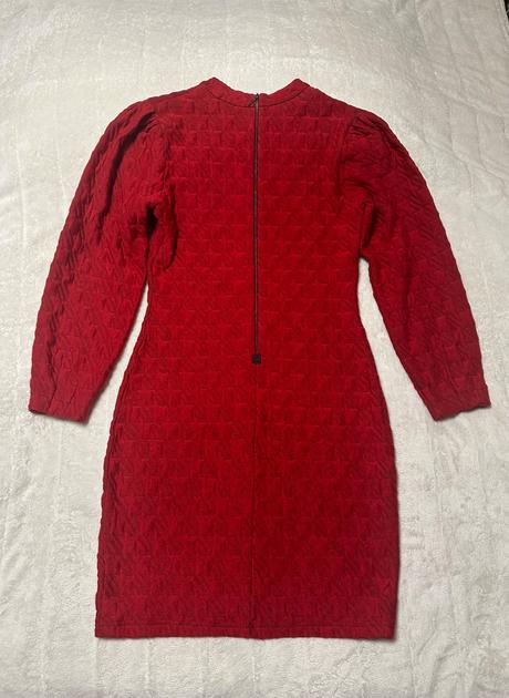 Červené šaty s nazberanými rukávmi magenta, l / m