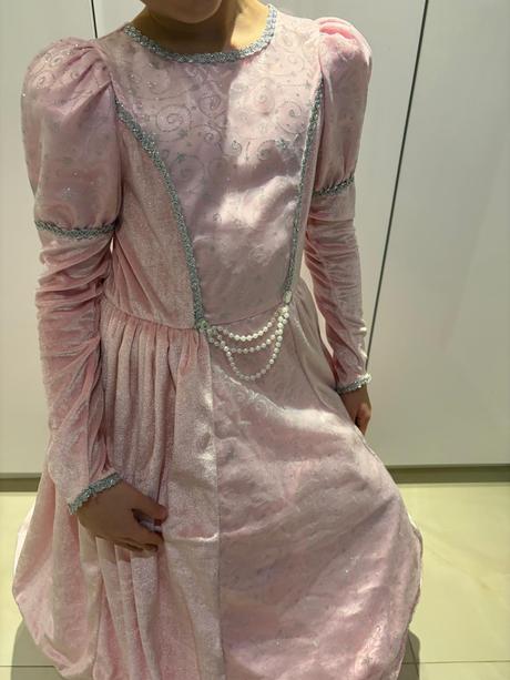 Kradne princeznovske saty, tu,128