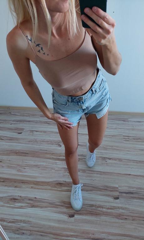 Béžový croptop, s