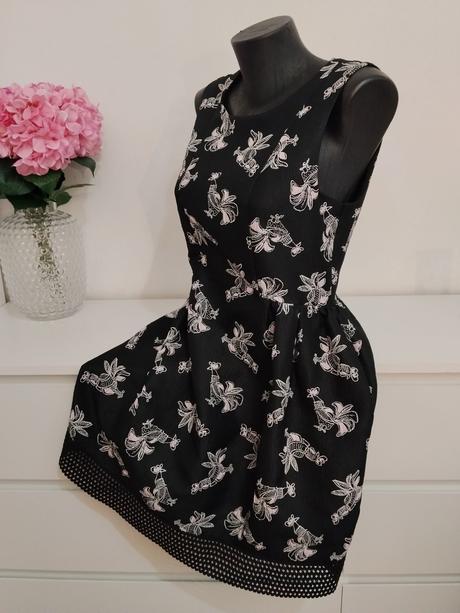 Pinko made in italy luxusné šaty s kvetinovým vzor, pinko,m