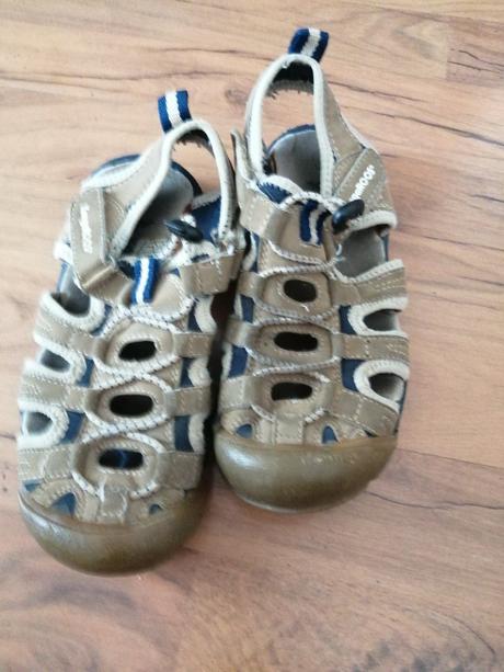 Sandaly, kangaroos,32