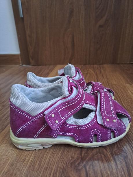 Dievčenské sandálky, 24