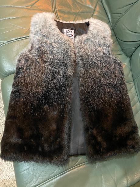 Kožušinová vesta, f&f,134