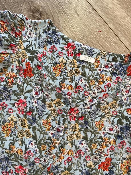 Kvetinkové saty, next,146