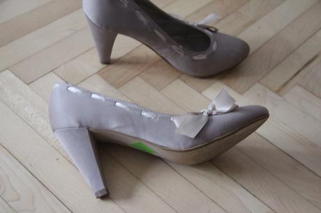 Lodičky s mašličkou, 39