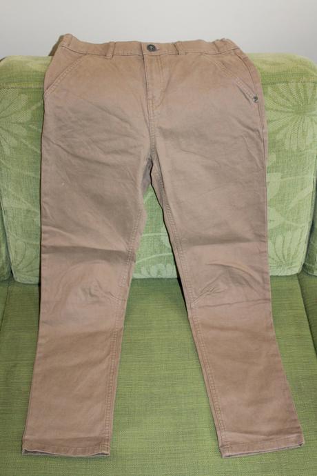 Tenší pulóver a nohavice, 146