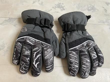 Lyžiarske rukavice,