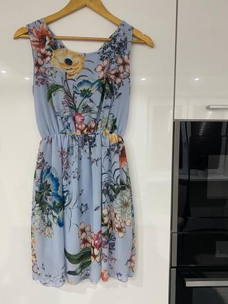 Dievčenské šaty, 134