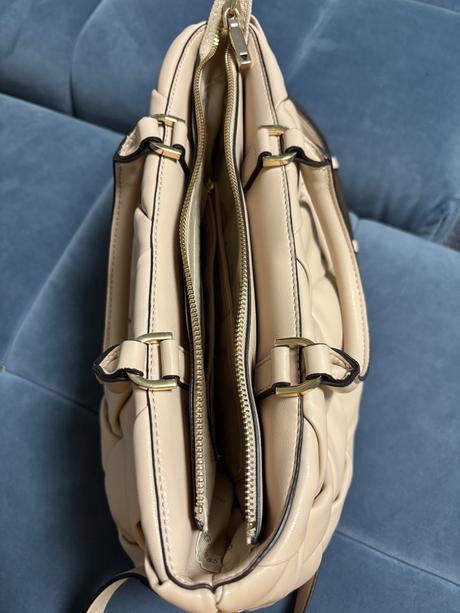 Kabelka guess, guess