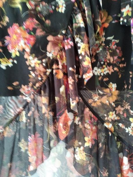 Kvietkovaná sukňa, s