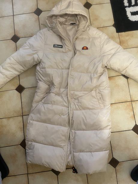 Ellesee dlha bunda, m