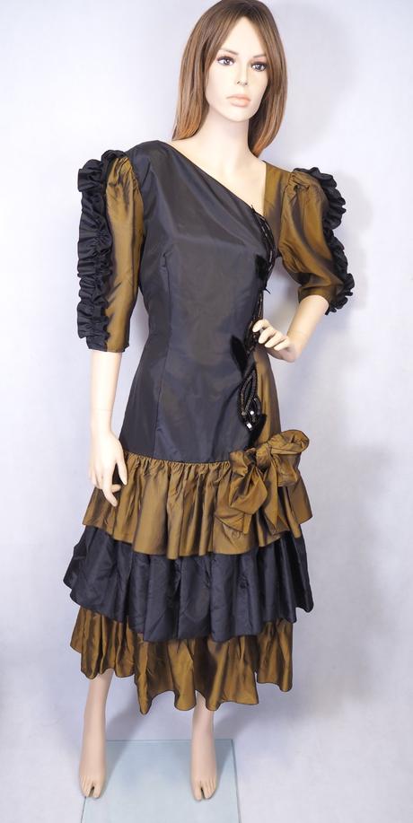 Luxusné vintage šaty na ples/karneval, 38