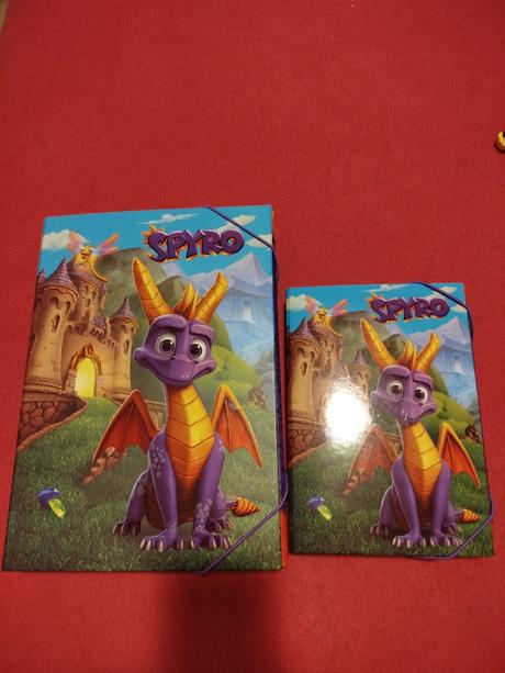 Predám box na zošity 2ks, 