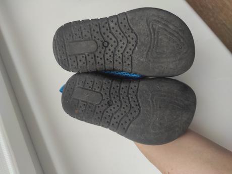 Topánky do vody, 24