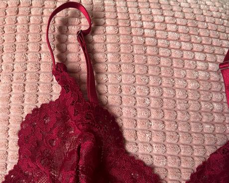 Sexy červená čipkovaná podprsenka, m/38, m