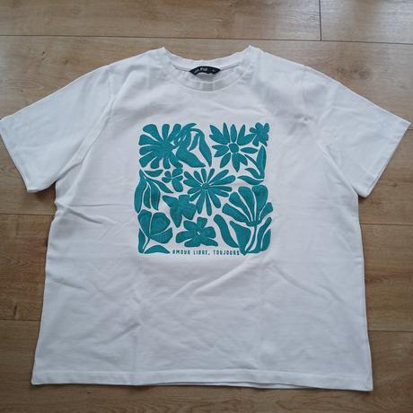 Biele tričko s flitrovou aplikáciou kvetov, f&f,l