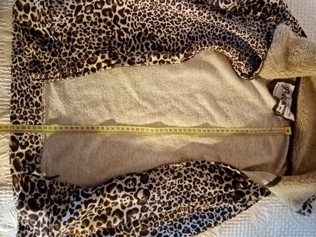 Mikina s kozusinovym golierom, bershka,s