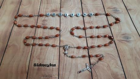 Ruženec s menom a dátumom, 