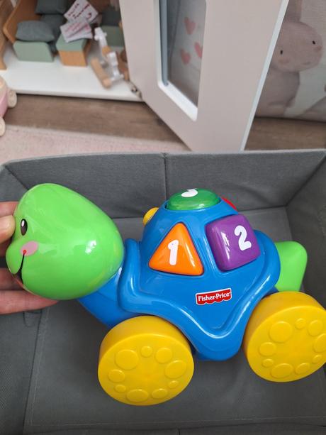 Zvuková korytnačka fisher price,