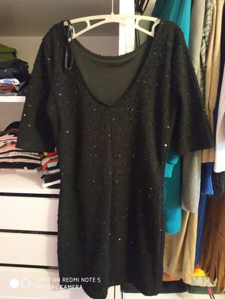 Čierne minišaty s flitrami - m/l, gate,l