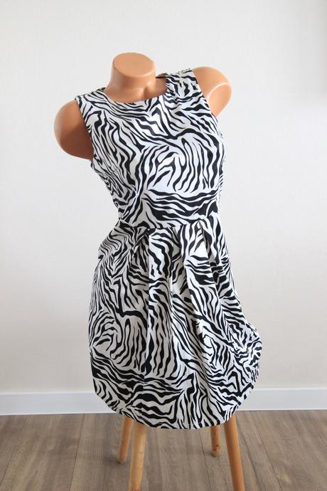 Elegantné čierno biele zebra šaty, s/m, m