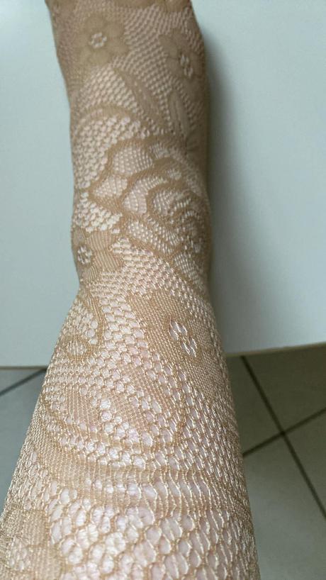 Dámske béžové sieťové pančuchy s kvietkami s/m, m