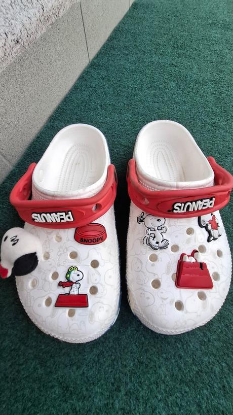 Šľapky značky crocs s motívom snoopy, veľkosť j3, crocs,34