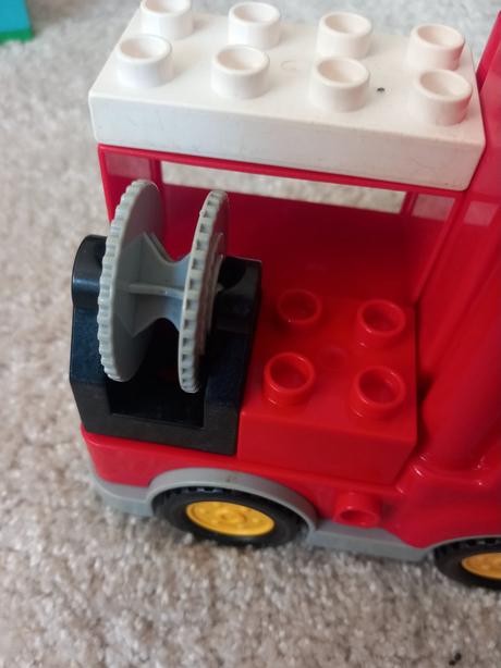 Lego duplo hasičská stanica,