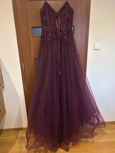 Slávnostné šaty, 38