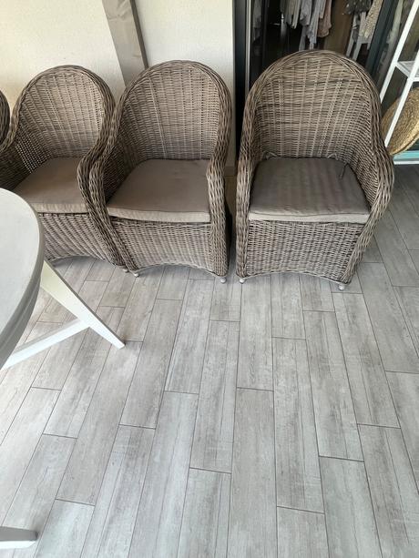 4x kreslo a stôl ikea,