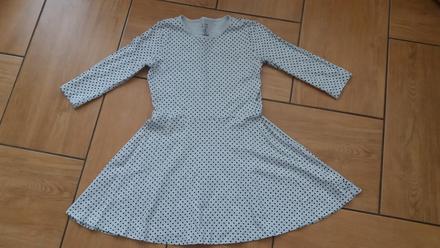 Bodkované šaty, 146