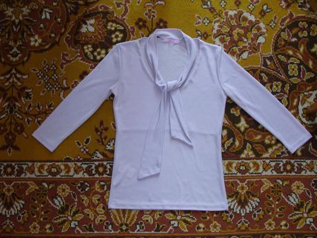 Fialový top s trojštvrťovým rukávom a "kravatou" s, s