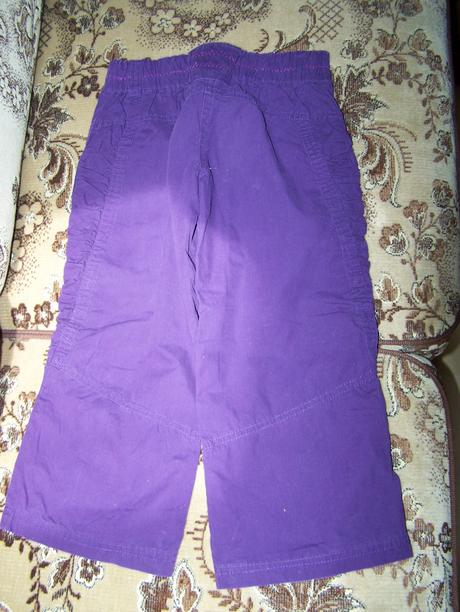 Pekné letné nohavice s aplikáciou málo nosené, 104